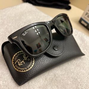 Ray-Ban Folding Wayfarer
